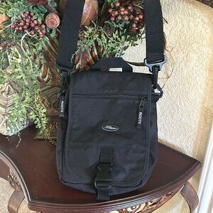 NWOT Roots Travel/Hiking Crossbody Bag